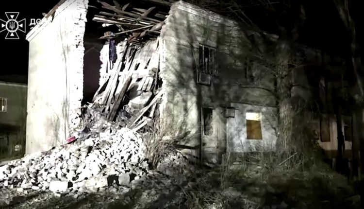Multiple Injured as Russian Missile Strikes Building in Central Ukraine