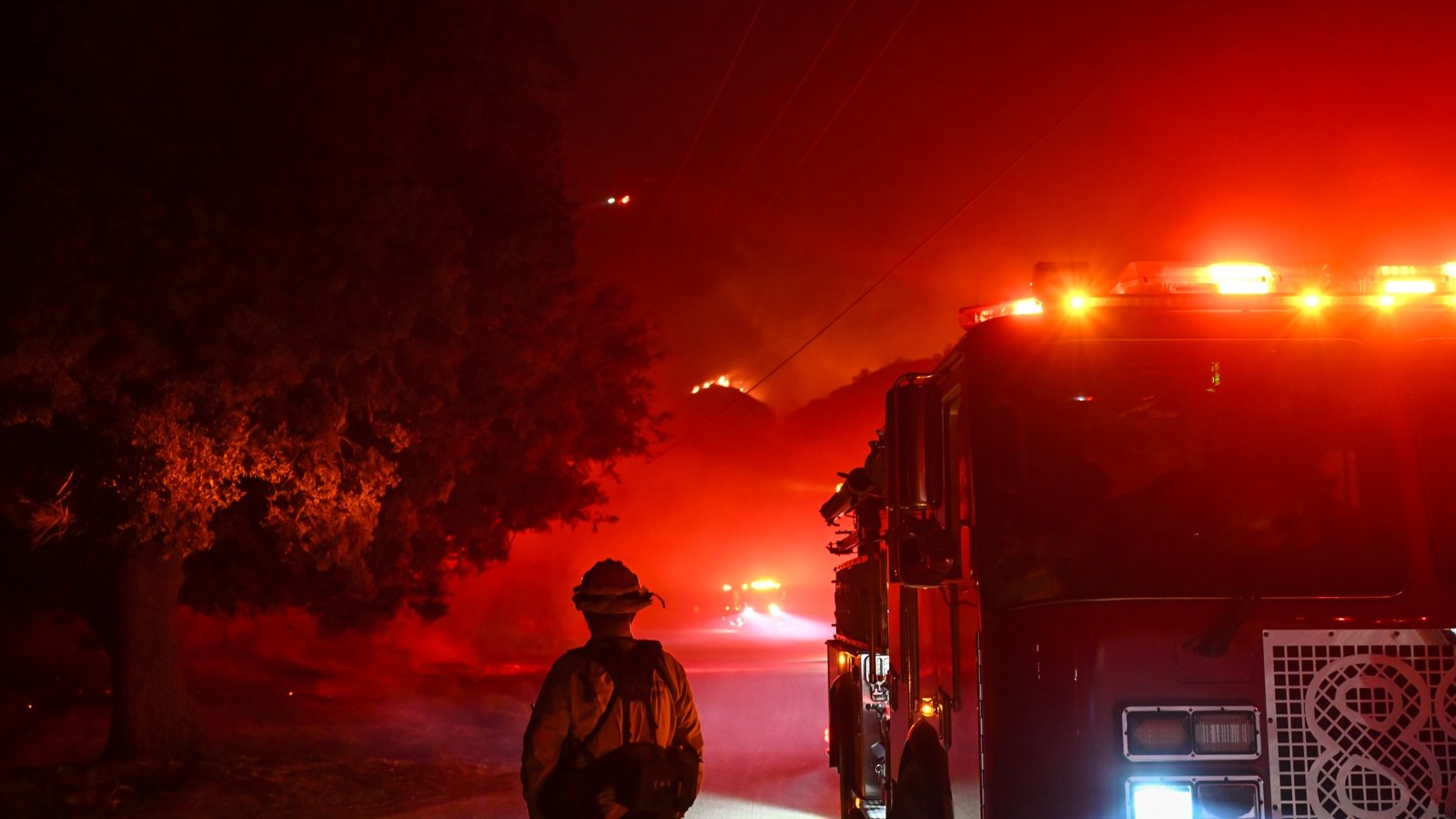 Wildfire Near Los Angeles Grows Rapidly, Prompting Evacuations Jowhar