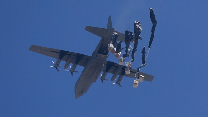25 tonnes of aid dropped into Gaza amid IDF 'pause'
