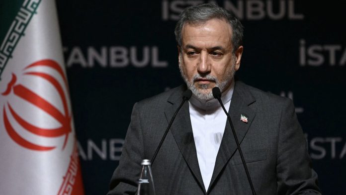 Iran 'cannot give up' on nuclear enrichment - minister Iran 'cannot give up' on nuclear enrichment - minister