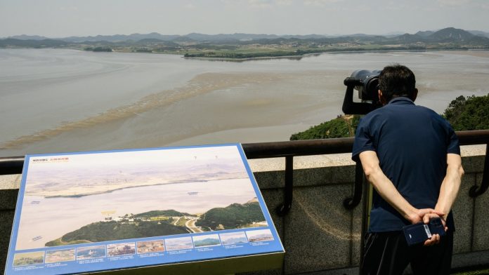 South Korea studying ways to improve relations with North South Korea studying ways to improve relations with North