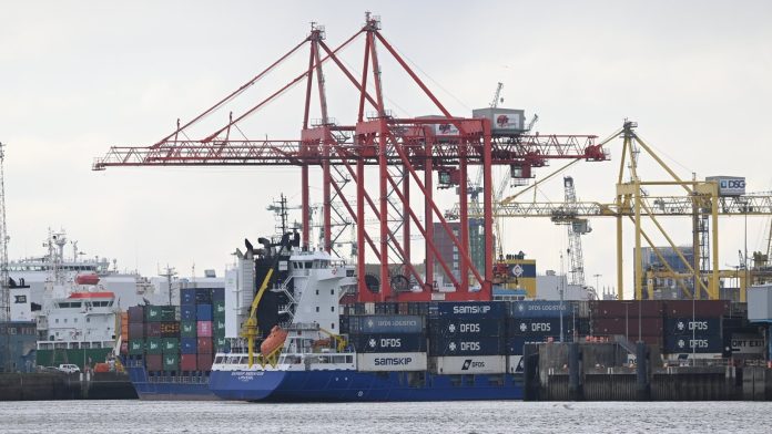 US confirms 15% tariff for EU includes pharmaceuticals