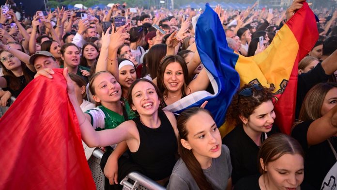 EU or Russia: Moldova's election to determine its path