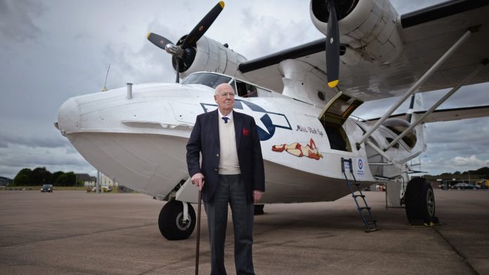 Last surviving Victoria Cross recipient dies aged 105