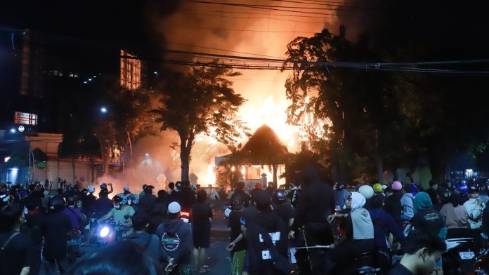 Indonesia leader says some protests leaning to 'treason'