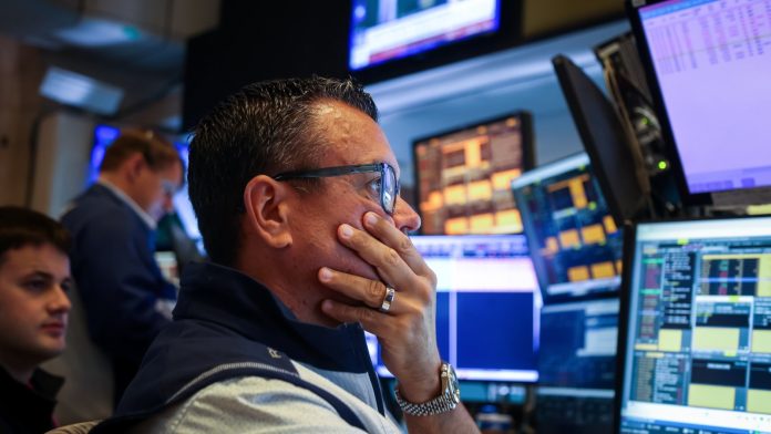 Markets dive after Trump hits more countries with tariffs