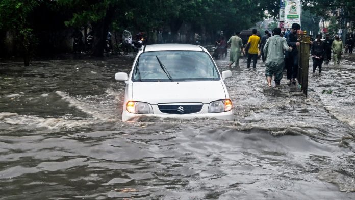 Death toll from Pakistan monsoon floods hits almost 400