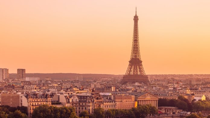 Parisians hot under the collar over A/C in apartments