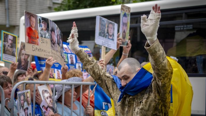 Russia, Ukraine exchange 84 prisoners each