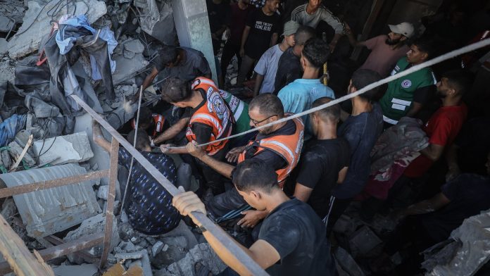 34 Palestinians killed, Hamas shares hostage images