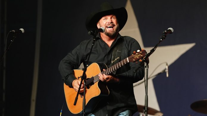 Garth Brooks to play first UK gig in nearly 30 years