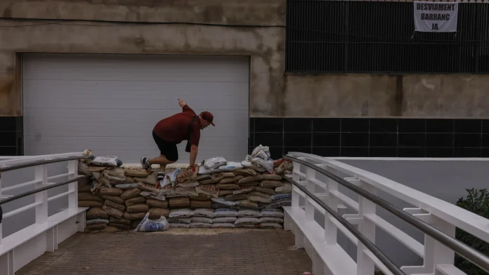 Schools, parks closed as heavy rains lash eastern Spain