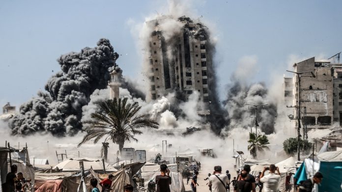Israel destroys high-rise building in attack on Gaza City