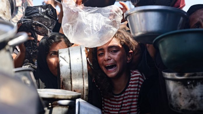 Israel expands attacks on Gaza City as Palestinians flee