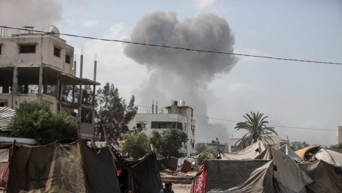 Israel to open new route for Gazans fleeing besieged city
