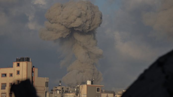 Israeli tanks advance in Gaza as medics say 50 killed