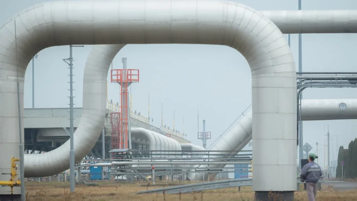 EU states agree to end Russian gas imports by end of 2027