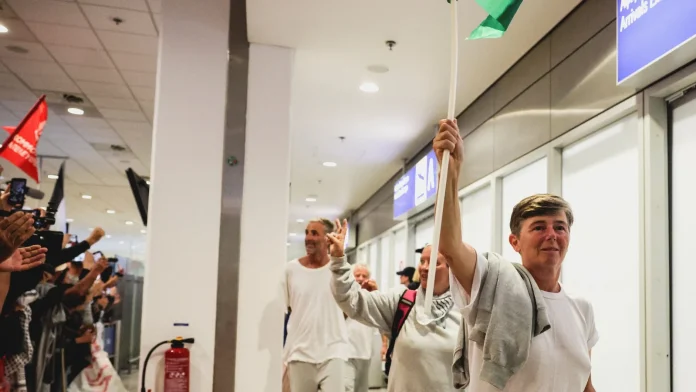 Irish citizens en route home after Israeli detention