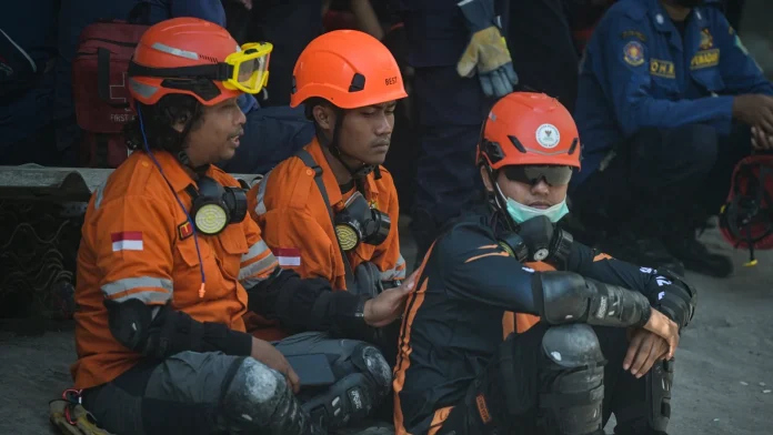 'No more signs of life' after Indonesia school collapse