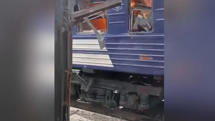 Russian strikes on Ukraine trains kill one, injure 30