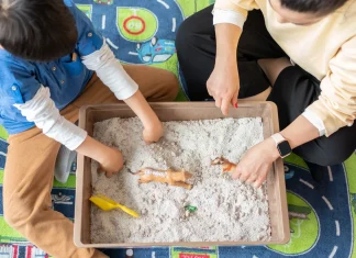 Asbestos scare forces school closures across Australia and New Zealand Asbestos scare shuts schools in Australia, New Zealand