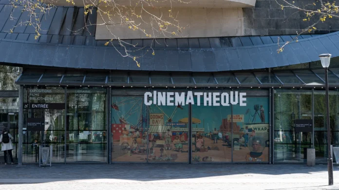 Bedbugs force closure of prestigious Paris cinema
