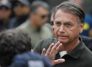 Bolsonaro says paranoia drove him to tamper with medical monitor Bolsonaro says paranoia made him tamper with monitor