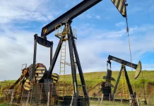 COP30 negotiators work overnight seeking breakthrough climate agreement Negotiators work through the night at COP30
