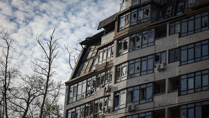 Eight killed as Russian strikes target buildings and energy infrastructure Eight dead, as Russia targets buildings and energy sites