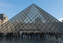 France detains two men and two women over Louvre art heist France arrests two men, two women over Louvre robbery