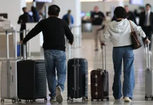 Government shutdown forces 10% cut in flights at 40 US airports 10% of flights cut at 40 US airports over govt shutdown