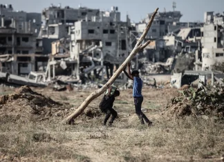 Palestinian shot dead by Israeli forces amid Gaza clashes Palestinian killed by Israeli firing in Gaza