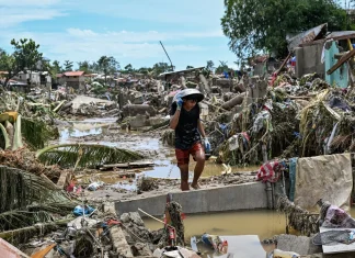 Philippines Typhoon Death Toll Climbs Past 90 as Rescue Efforts Continue Death toll from Philippines typhoon rises above 90
