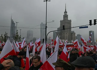 Thousands join Independence Day march through Warsaw’s central streets Thousands take part in Independence Day march in Warsaw