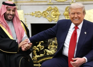 Trump backs Saudi crown prince amid Khashoggi murder controversy Trump defends Saudi prince over Khashoggi murder