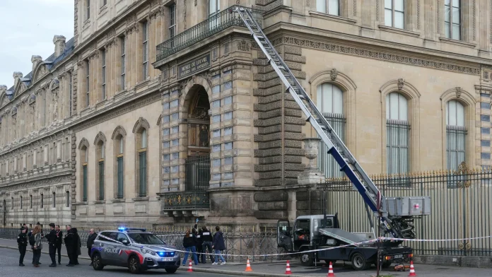Two more suspects charged over Louvre heist
