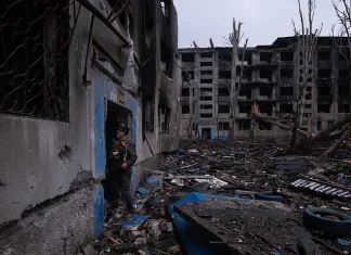 Ukraine Reports Strike on Russian Oil Refinery Near Moscow Ukraine says Russian oil refinery near Moscow attacked