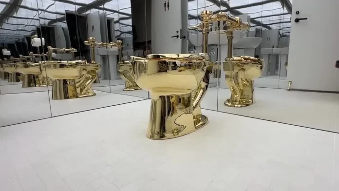 Video shows fully operational solid-gold toilet sold for $12 million Watch: Fully functional gold toilet sells for $12m