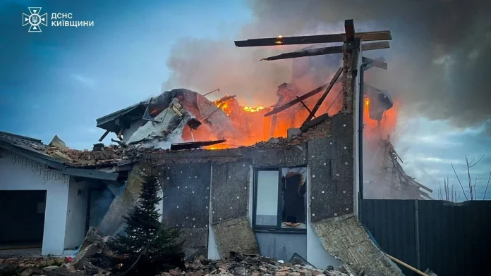 Child among 3 dead in 'massive' Russian strike on Ukraine