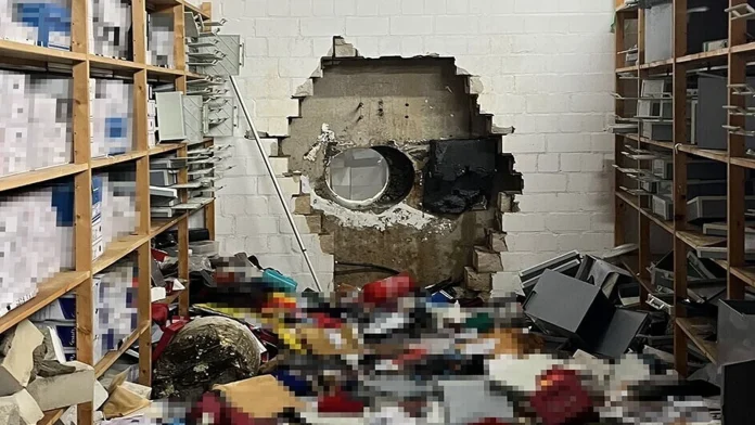 Gang steals cash, gold worth €30m from German bank