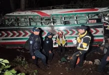 Guatemala bus crash kills 15 and injures 19 passengers 15 people killed, 19 injured in Guatemala bus crash