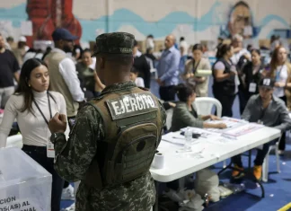 Honduran presidential vote clouded by Trump’s threats to cut US aid Honduras presidential vote shadowed by Trump aid threats