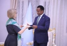 Wasiirka Arrimaha Dibadda oo Nuqullo ka Mid ah Waraaqadaha Aqoonsiga Danjirinimo ka Guddoomay Safiiro Cusub