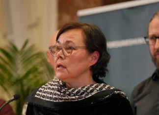 U.S., Greenland Pledge Mutual Respect as Ties Deepen US and Greenland pledge to show a 'mutual respect'