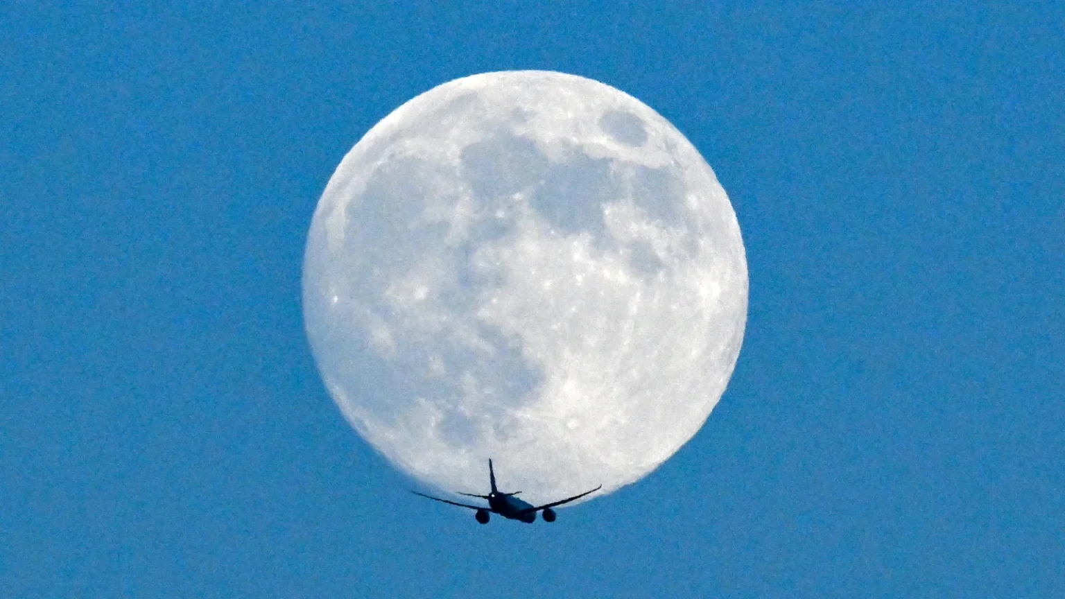 2026 brings spectacular lunar events for moon enthusiasts worldwide ...