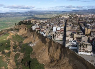 After fierce storms, landslide leaves Sicilian town teetering on cliff Landslide leaves Sicilian town on cliff edge after storms