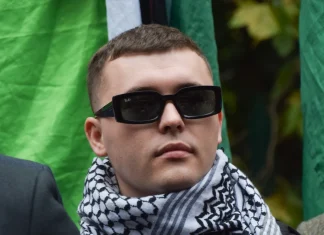 Appeal lodged following judge’s dismissal of Kneecap criminal case Appeal against decision to throw out Kneecap case begins