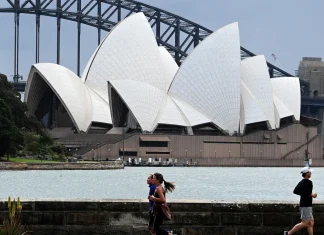 Australian 12-year-old dies after fatal shark attack at beach Australian 12-year-old bitten by shark dies