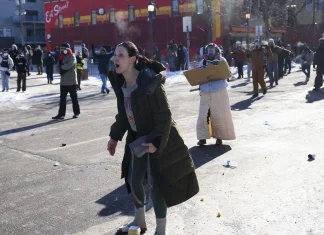 Conflicting accounts emerge over shooting involving U.S. immigration agents Competing claims on shooting by US immigration agents