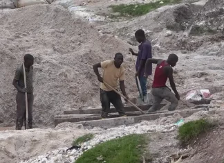 Fatal landslide hits mines held by militias in eastern Congo Deadly landslide strikes militia-held mines in Congo